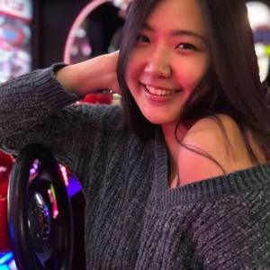 Meet your Posher, Gloria